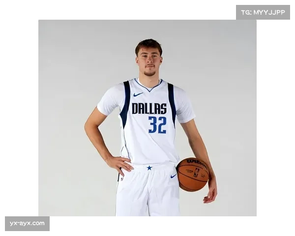 独行侠不敌黄蜂遭遇三连败 弗拉格空砍49分创队史纪录 独行侠不敌黄蜂遭遇三连败 弗拉格空砍49分创队史纪录